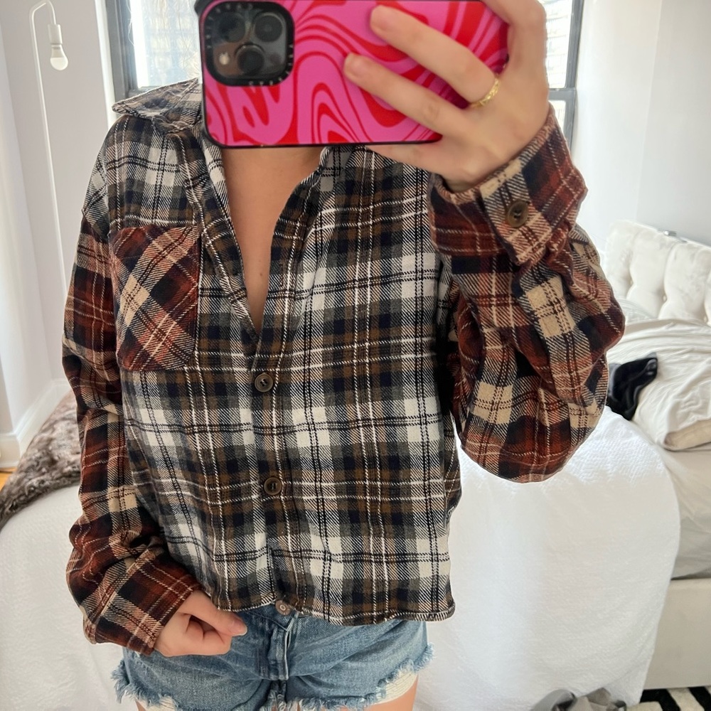 Cropped Flannel - Picture 2 of 3